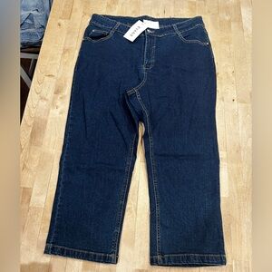 Stylish Women's Dark Blue Cropped Jeans